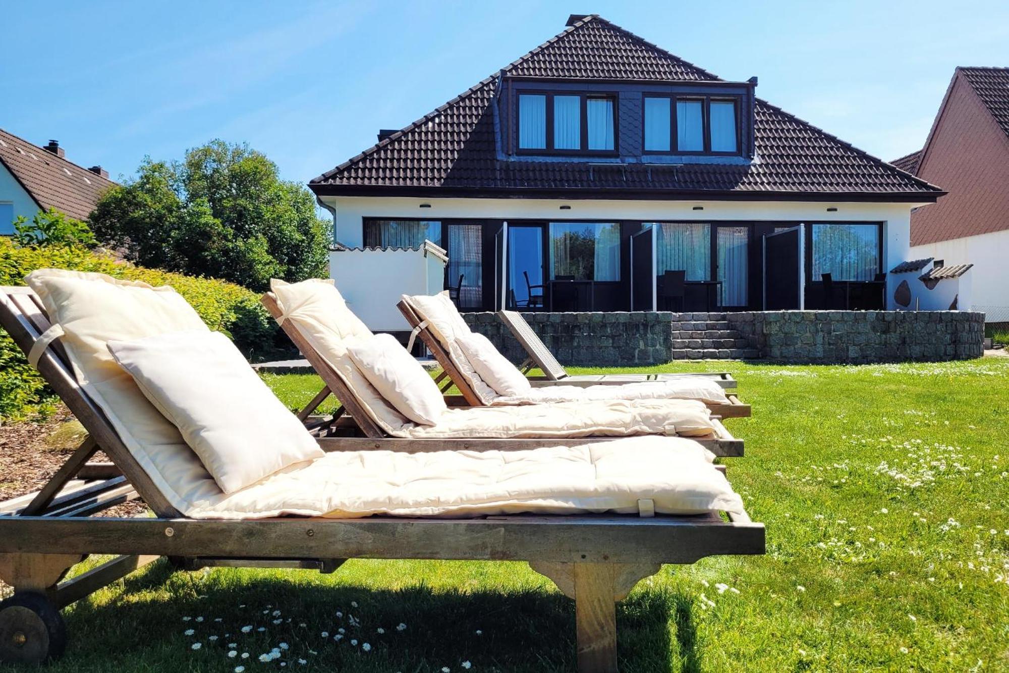 Gemuetliche & Moderne Ferienwohnung - Nur 7 Gehminuten Vom Strand Entfernt, Inklusive Parkplatz Und Gartenzugang シャルボイツ エクステリア 写真